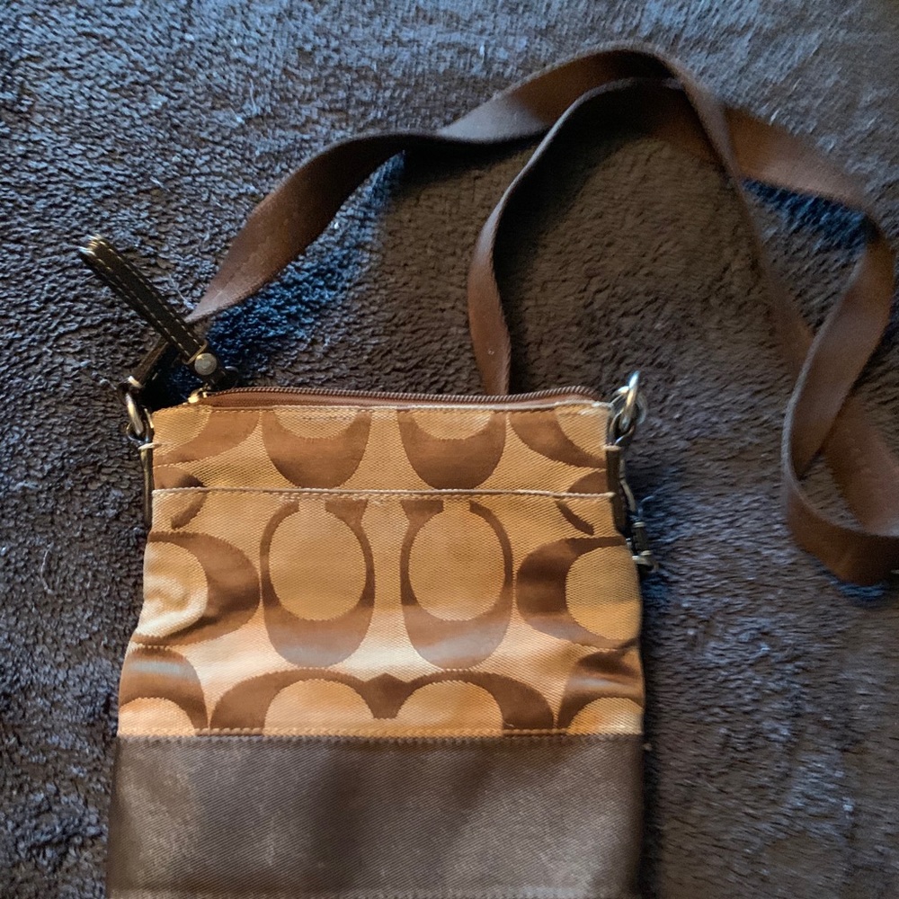 Crossbody purse